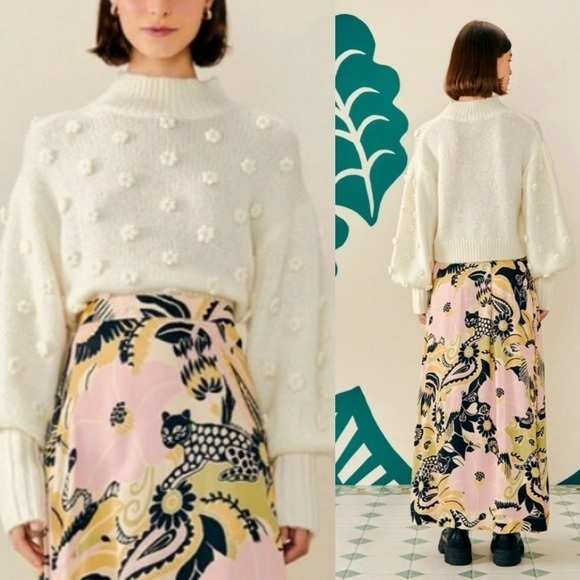 FARM Rio Sweaters - Farm Rio 3D Floral Pullover Sweater Size XL